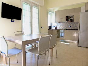 Pietra Home, posto auto, AC ,WIFI, 150mt dal mare Pietra Ligure